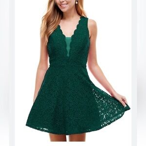 CITY STUDIOS JUNIOR'S V NECK GLITTER LACE DRESS green 0